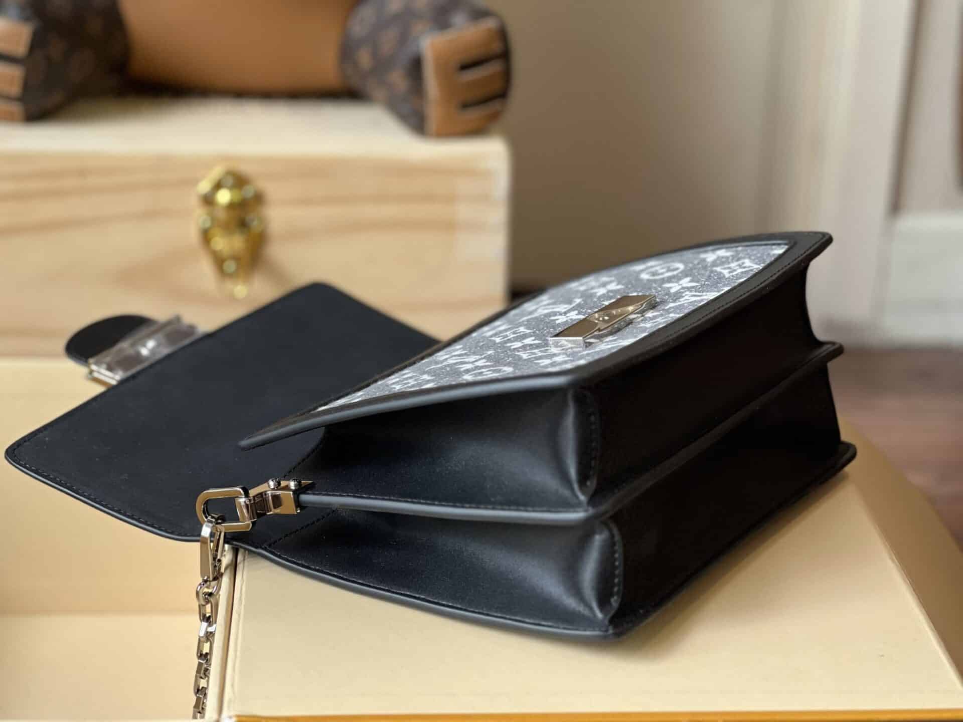 z4472518844581_fda8f17e7aecf25ab8e42363a307aeaa