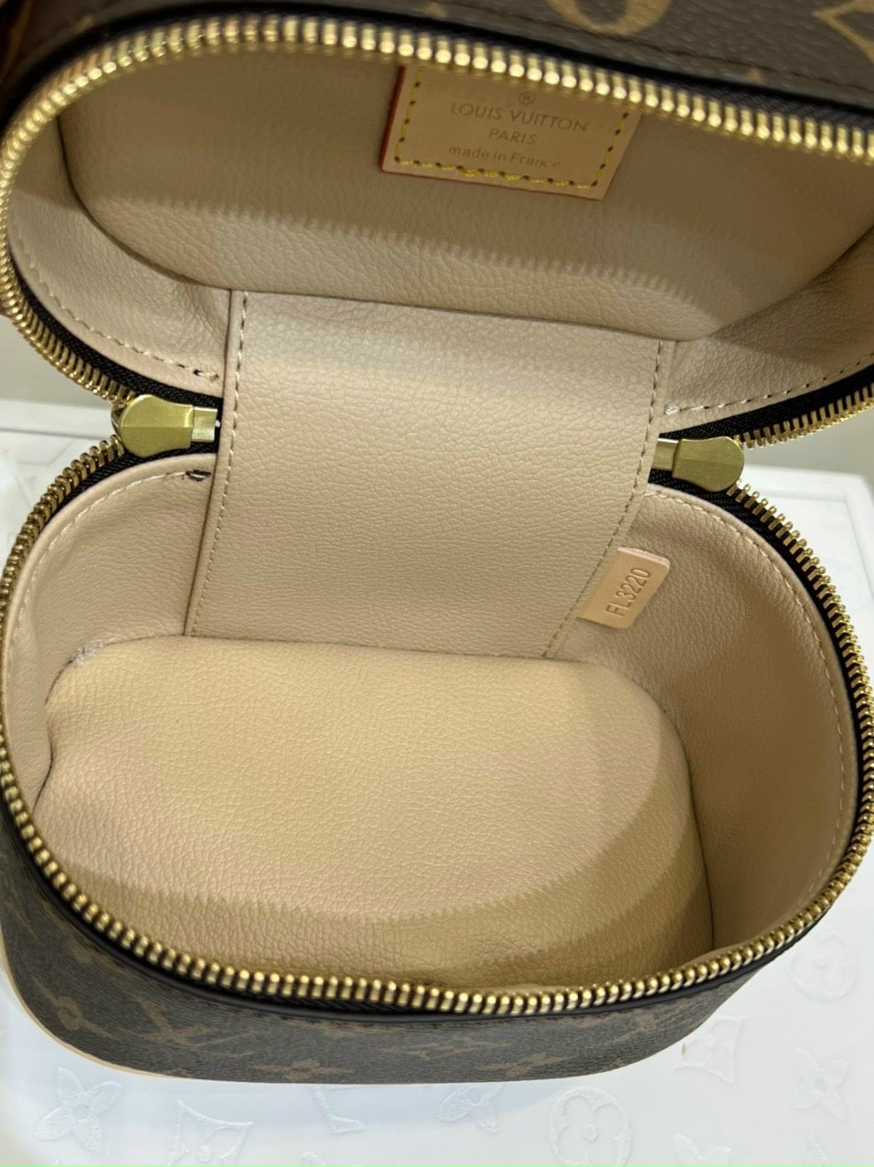 z4483917983946_75f03360d895881fe326764867217598