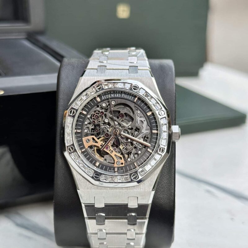 ĐỒNG HỒ AP ROYAL OAK LỘ MÁY VIỀN ĐÁ BAGUETTE REPLICA