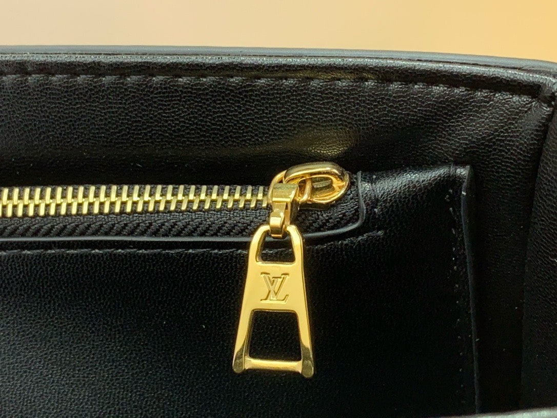 Túi LV Twist MM Màu Đen Siêu Cấp - 7
