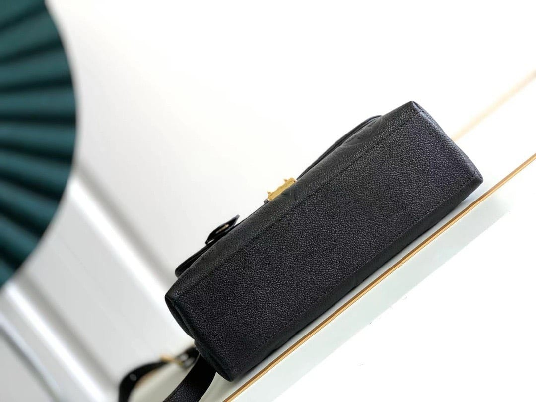 z4967229233469_0f9a2d32287af83fdaa20bc000a75f1c