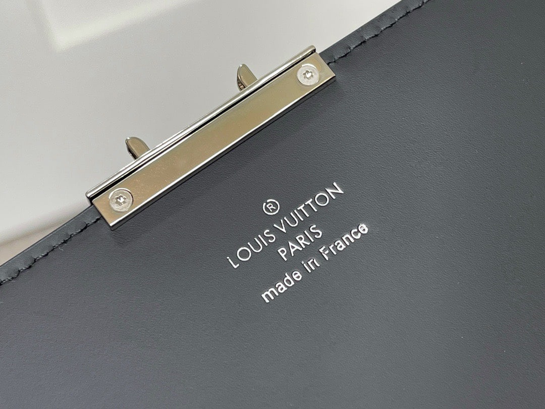 z5217030920801_237692ead67d61f09ead18e7d9c42da0