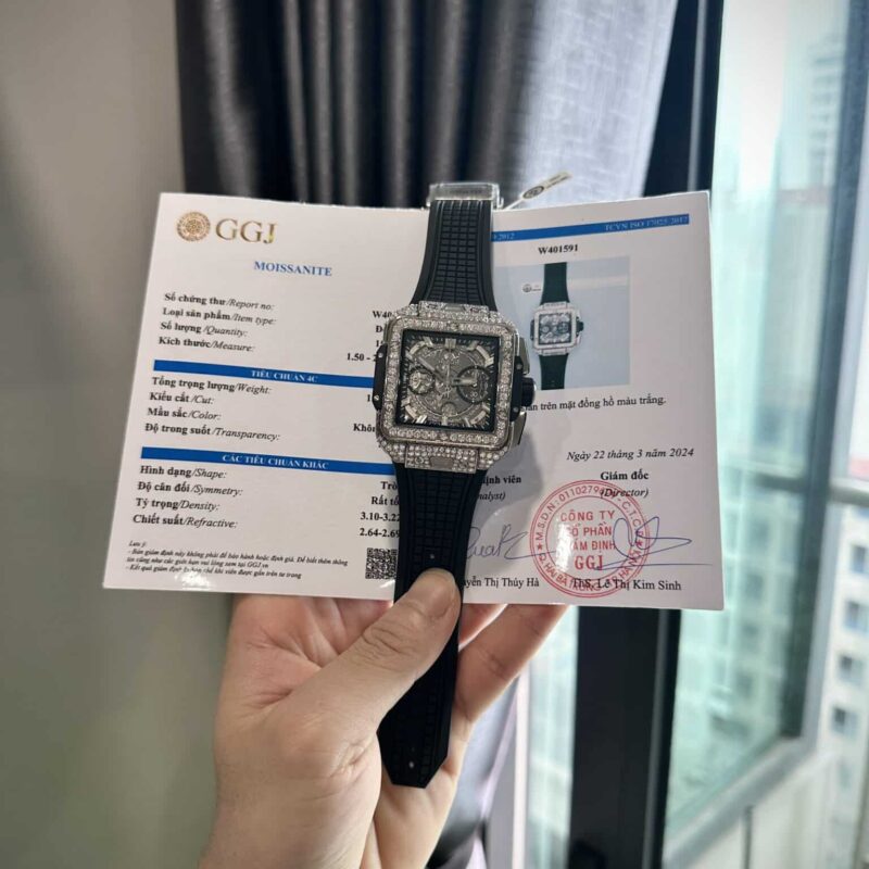HUBLOT SQUARE BANG UNICO TITANIUM PAVÉ CUSTOM MOISSANITE BEST REPLICA 42MM