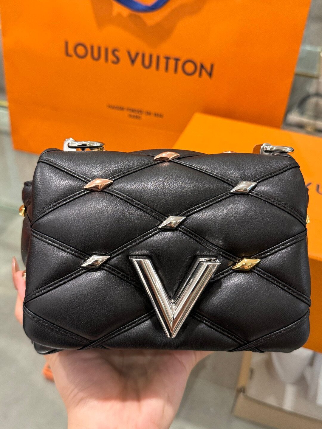 Túi LV Twist Malletage Go 14 Màu Đen - 6