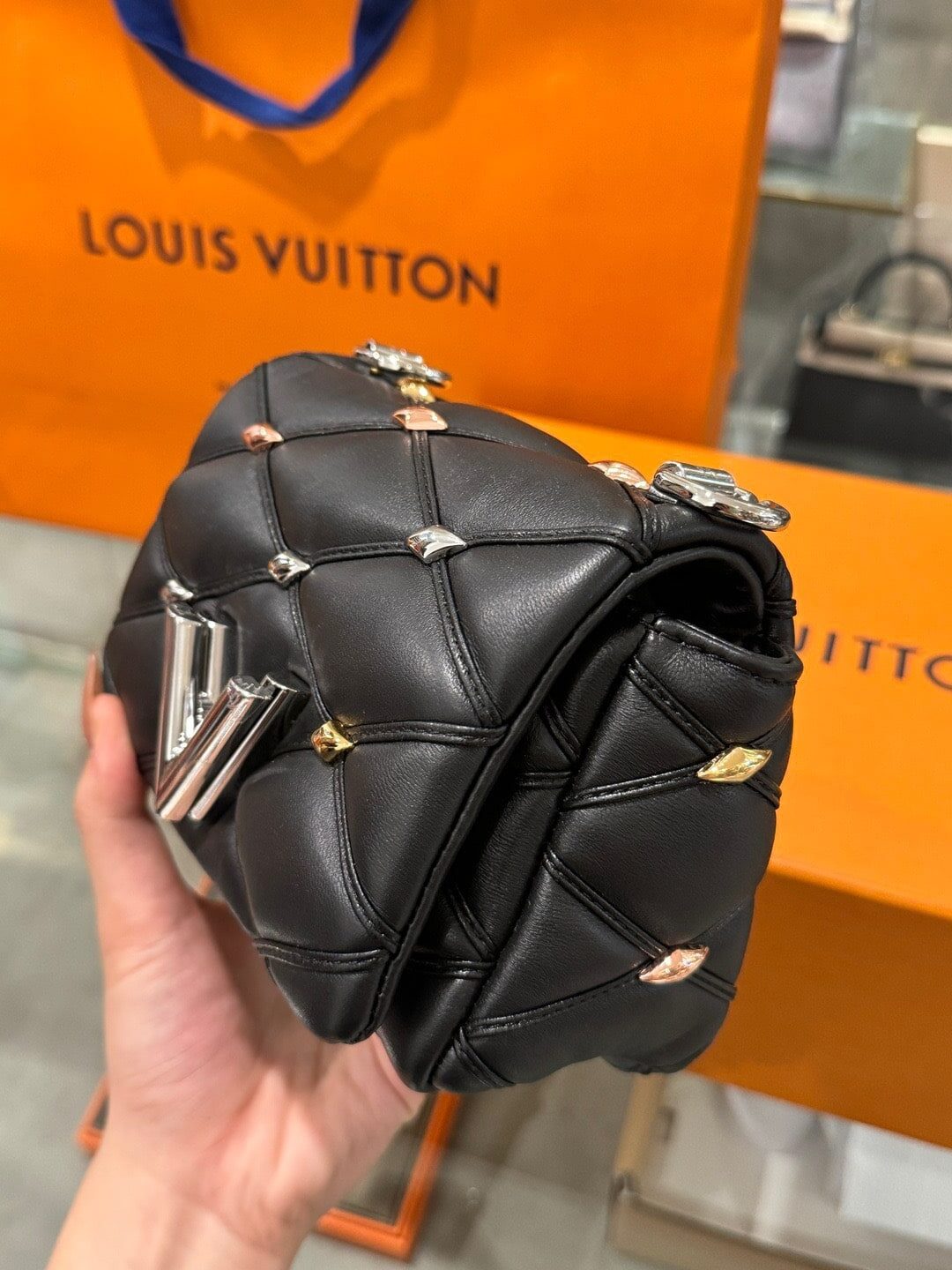 Túi LV Twist Malletage Go 14 Màu Đen - 8