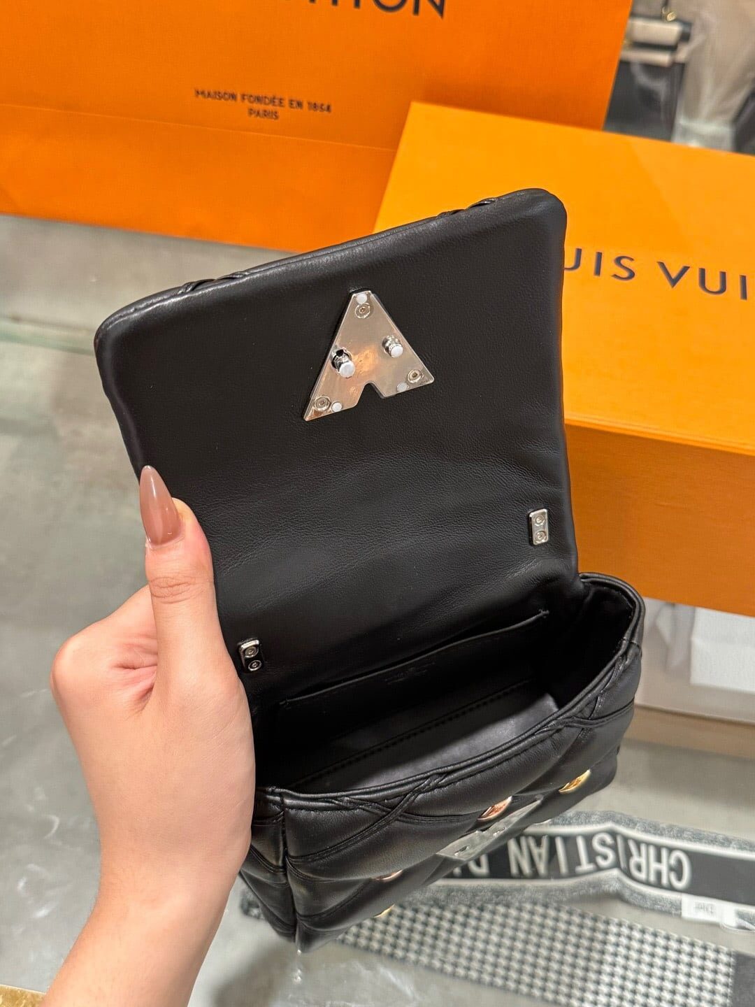 Túi LV Twist Malletage Go 14 Màu Đen - 9