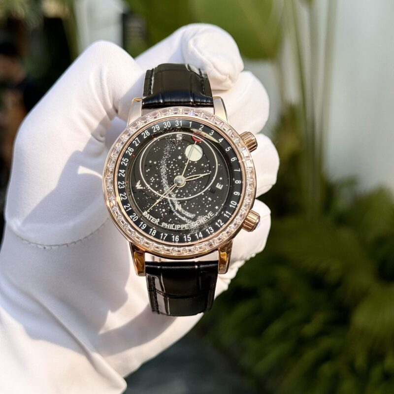 ĐỒNG HỒ PATEK PHILIPPE GRAND COMPLICATIONS 6104R-001 VÀNG HỒNG MẶT ĐEN VIỀN ĐÁ REPLICA 1:1 44MM