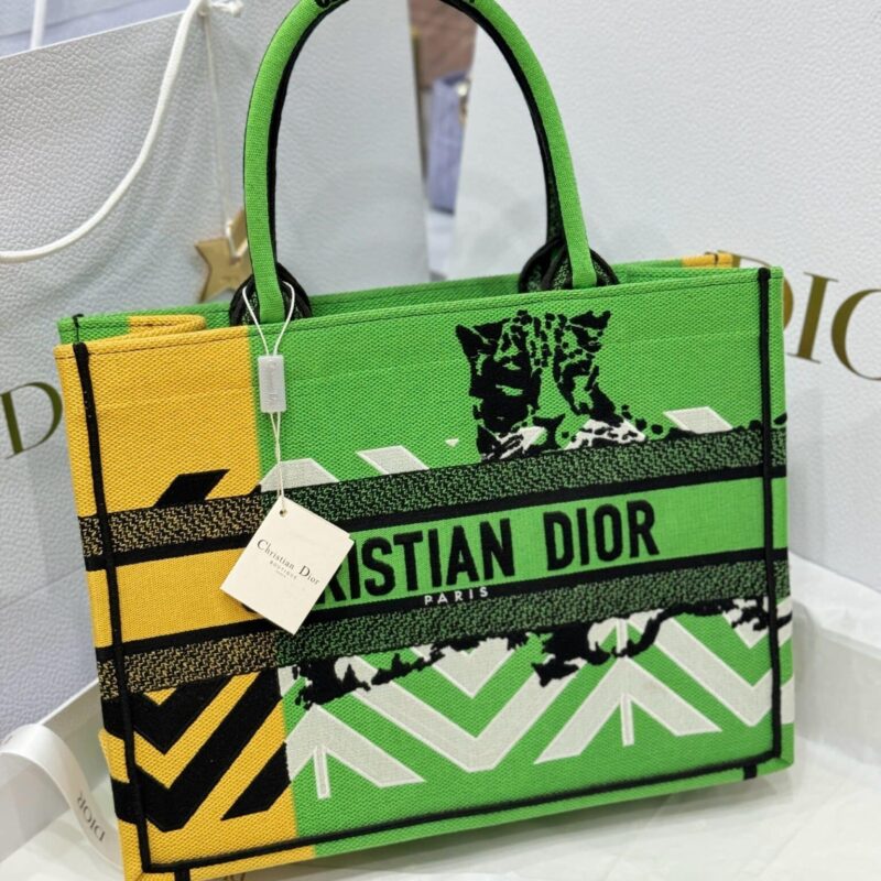 TÚI XÁCH DIOR BOOK TOTE BRIGHT GREEN AND ORANG D-JUNGLE POP EMBROIDERY LIKE AUTH 36CM