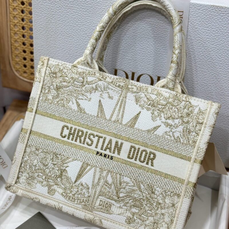 TÚI XÁCH DIOR BOOK TOTE MEDIUM GOLD REVE D'INFINI EMBROIDERY VIP LIKE AUTH 36CM