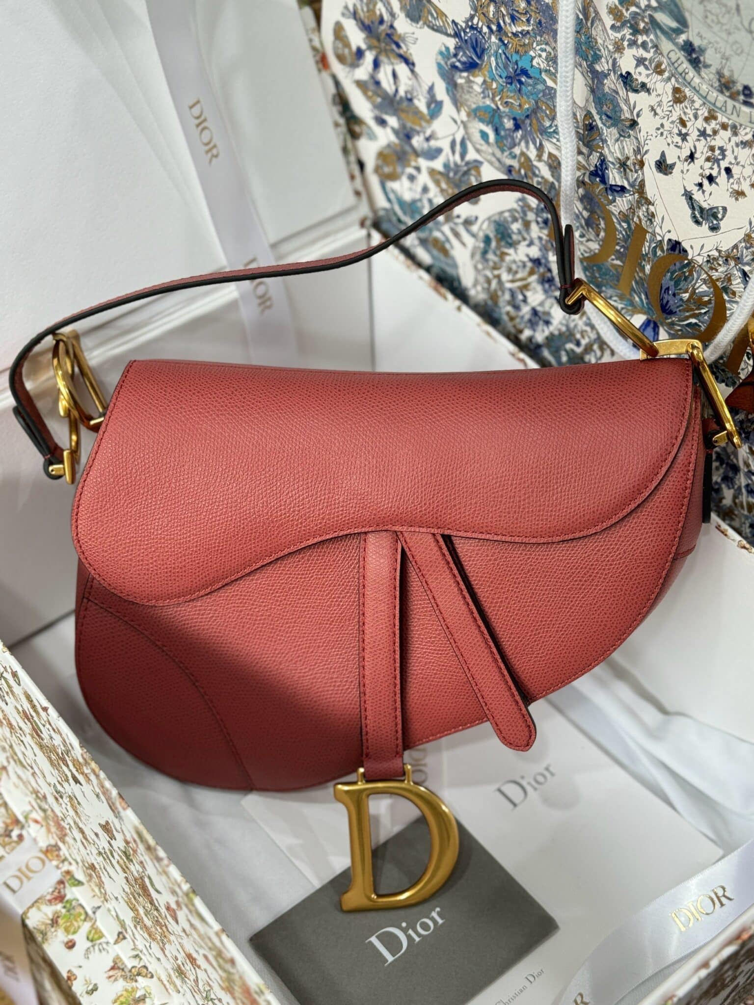 TÚI XÁCH DIOR SADDLE DA BÊ MÀU ĐỎ SIÊU CẤP VIP 25.5CM