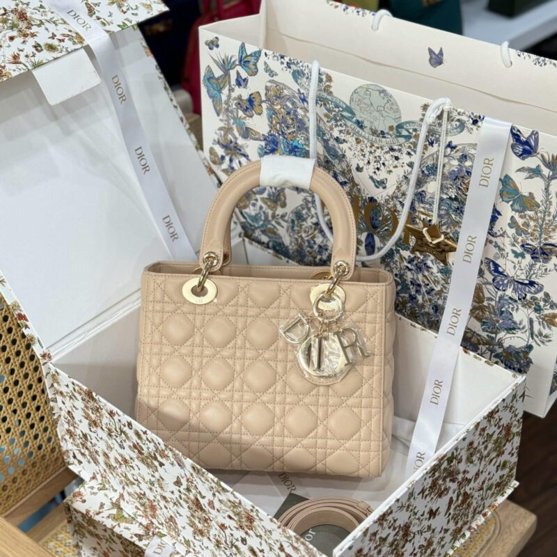 TÚI XÁCH LADY DIOR MEDIUM SIZE DA CỪU THƯỢNG HẠNG MÀU BEIGE VVIP LIKE AUTH 24CM