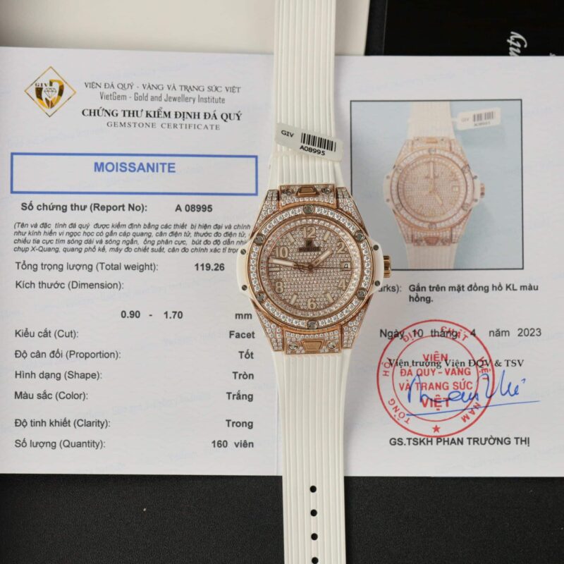 HUBLOT BIG BANG ONE CLICK KING GOLD WHITE DIAMONDS PAVÉ FULL MOISSANITE BEST REPLICA 39MM